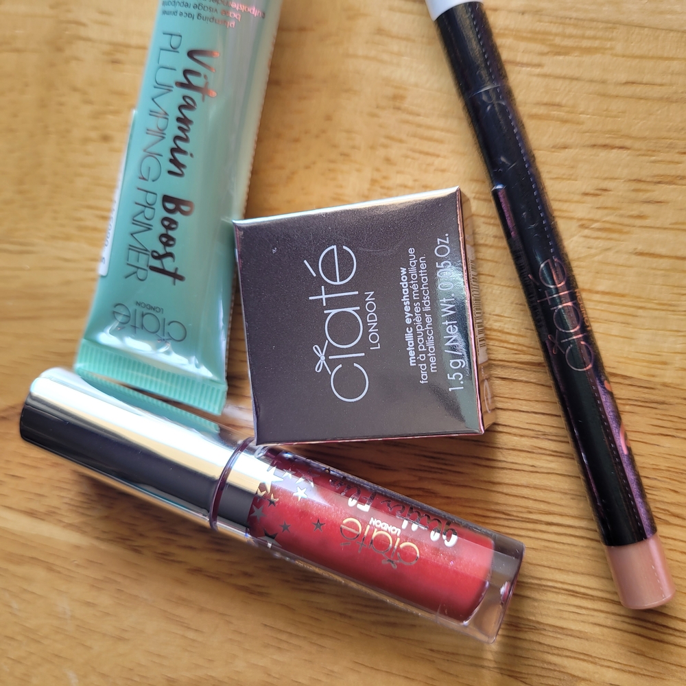 Ciaté London Set Of 4 Pcs/ Eyeshadow/Glitter Flip/Vitamin Boost Primer/Liner